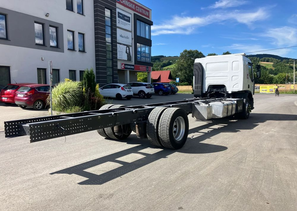 Renault RENAULT Gama D WIDE 19 euro 6 ramo do zabudowy tylko 50 tys km - Tovornjak-šasija: slika 4 Renault RENAULT Gama D WIDE 19 euro 6 ramo do zabudowy tylko 50 tys km - Tovornjak-šasija: slika 4