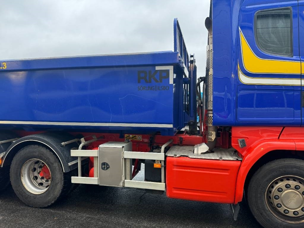 Scania R520LB8X4*4HNB - Tovornjak prekucnik: slika 4 Scania R520LB8X4*4HNB - Tovornjak prekucnik: slika 4