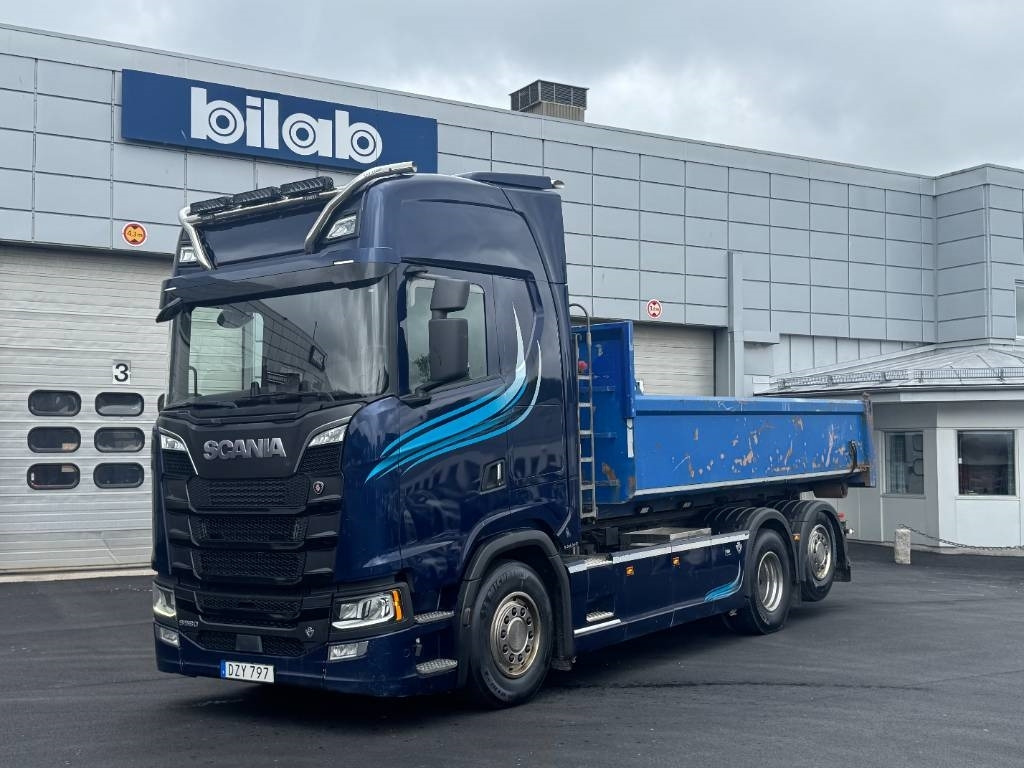 Scania S 580 6x2*4 Lastväxlare Hiab ink Flak - Kotalni prekucni tovornjak: slika 1 Scania S 580 6x2*4 Lastväxlare Hiab ink Flak - Kotalni prekucni tovornjak: slika 1