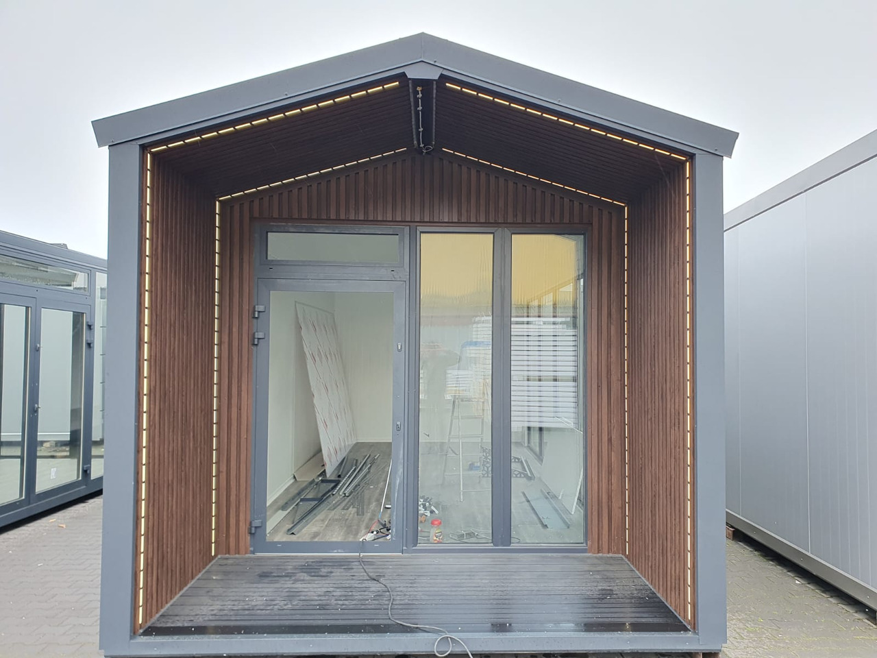 IDEX Premium Commercial Container Unit – Modern, Durable & Ready to Customize! Container with Terrace - Gradbeni kontejner: slika 3 IDEX Premium Commercial Container Unit – Modern, Durable & Ready to Customize! Container with Terrace - Gradbeni kontejner: slika 3