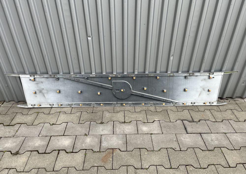 Blenda na maskę Volvo FH5 euro 6 FH 5 - Pokrov motorja za Tovornjak: slika 2 Blenda na maskę Volvo FH5 euro 6 FH 5 - Pokrov motorja za Tovornjak: slika 2