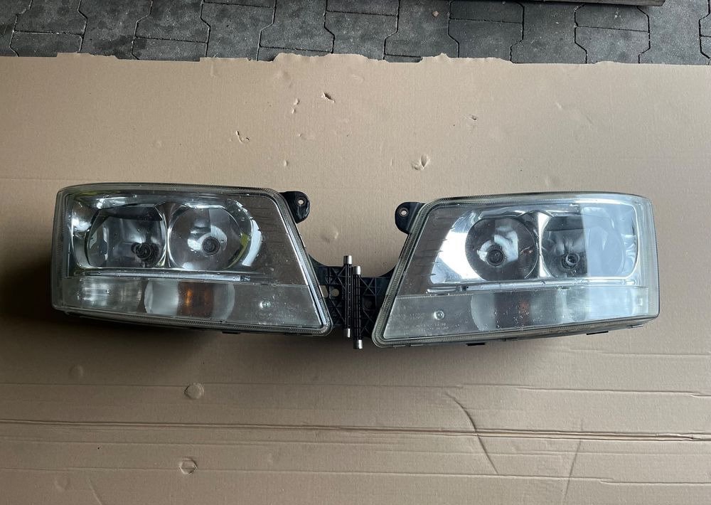 Lampy MAN TGX TGS euro 5 oryginał reflektor - Luči/ Osvetlitev za Tovornjak: slika 1 Lampy MAN TGX TGS euro 5 oryginał reflektor - Luči/ Osvetlitev za Tovornjak: slika 1