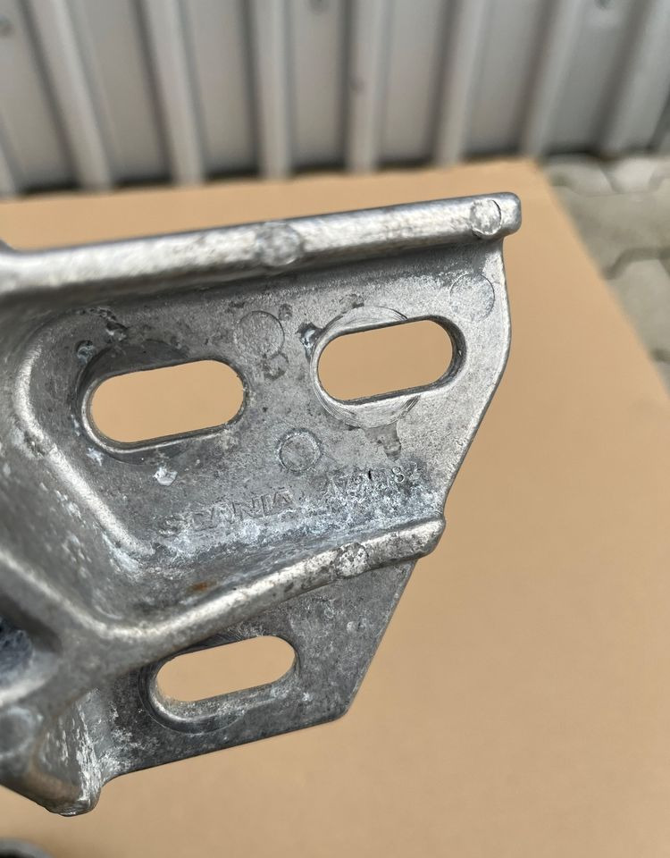 Mocowanie intercoolera Scania R G poduszka chłodnicy - Hladilni sistem za Tovornjak: slika 2 Mocowanie intercoolera Scania R G poduszka chłodnicy - Hladilni sistem za Tovornjak: slika 2