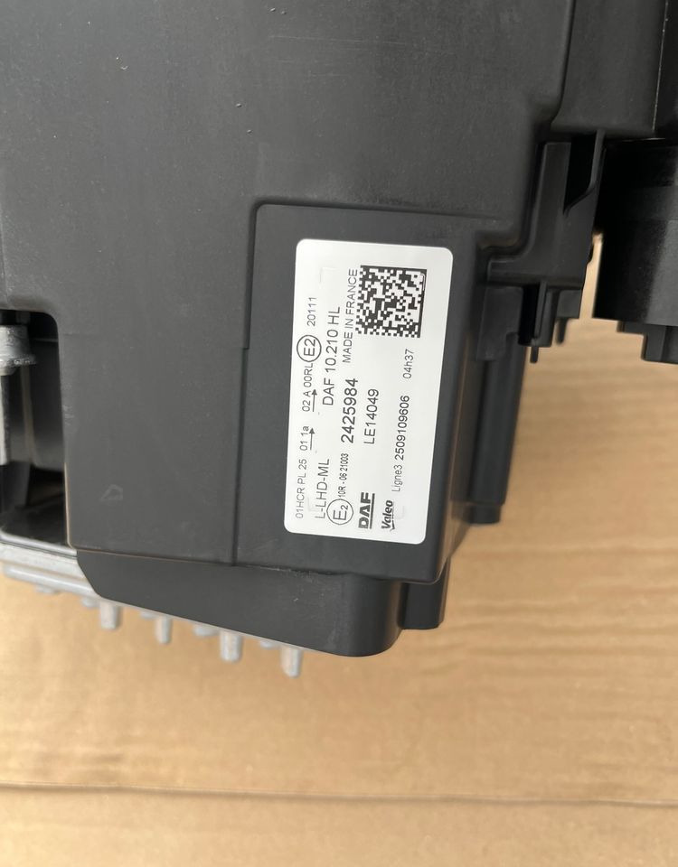 NOWE lampy LED DAF XG XG+ XF reflektor oryginał lampa NOWA - Luči/ Osvetlitev za Tovornjak: slika 3 NOWE lampy LED DAF XG XG+ XF reflektor oryginał lampa NOWA - Luči/ Osvetlitev za Tovornjak: slika 3