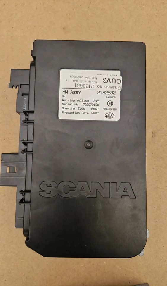 SCANIA R S STEROWNIK KOMPUTER ŚWIATEŁ CUV3 2632613 2192582 - ECU za Tovornjak: slika 1 SCANIA R S STEROWNIK KOMPUTER ŚWIATEŁ CUV3 2632613 2192582 - ECU za Tovornjak: slika 1