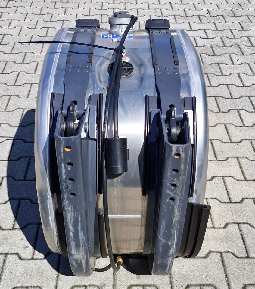 SCANIA R S ZBIORNIK PALIWA 220L NOWY - Sistem goriva: slika 2 SCANIA R S ZBIORNIK PALIWA 220L NOWY - Sistem goriva: slika 2
