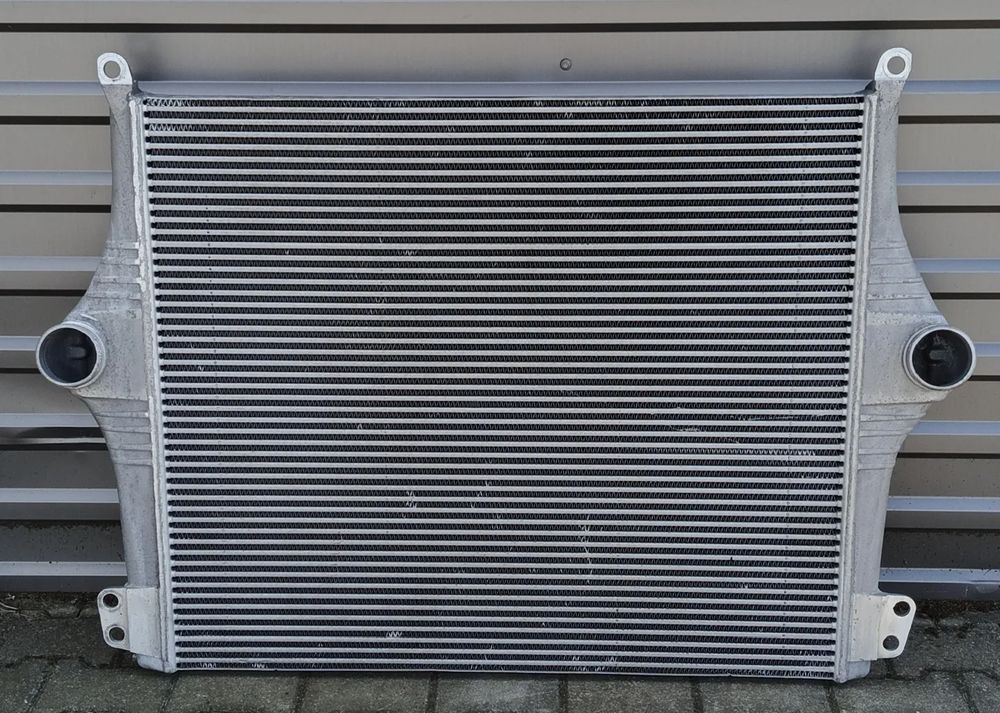 Scania S CHŁODNICA POWIETRZA INTERCOOLER 2433151 - Vmesni hladilnik za Tovornjak: slika 1 Scania S CHŁODNICA POWIETRZA INTERCOOLER 2433151 - Vmesni hladilnik za Tovornjak: slika 1