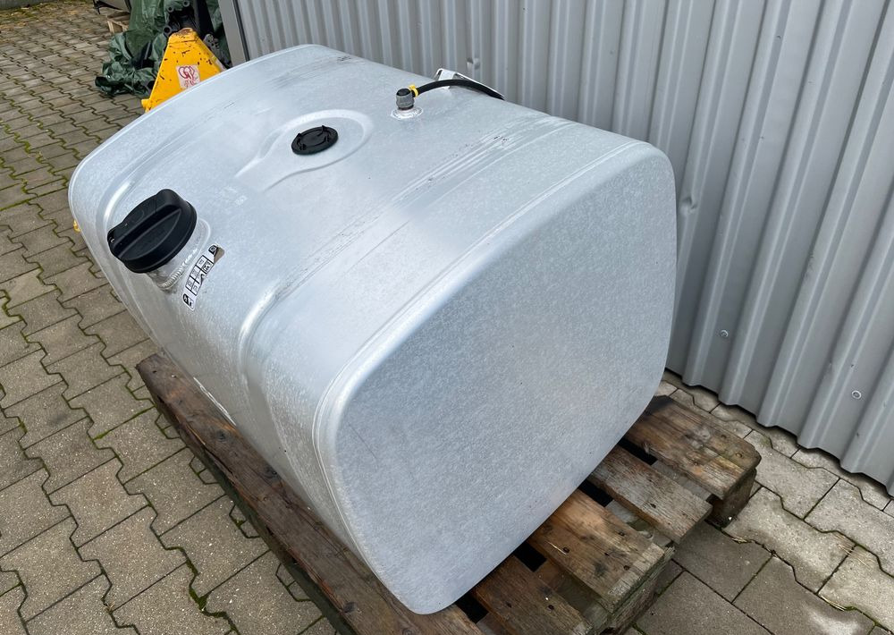 Zbiornik paliwa DAF XF XG CF 335 litrów bak - Sistem goriva za Tovornjak: slika 3 Zbiornik paliwa DAF XF XG CF 335 litrów bak - Sistem goriva za Tovornjak: slika 3