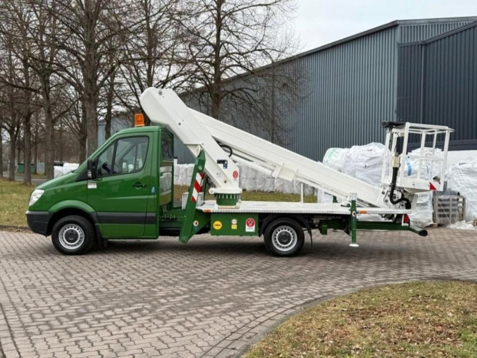 Arbeitsbühne Hubsteiger Hebebühne Mieten Leihen 3,5t 22m - Dvižna ploščad montirana na tovornjak: slika 3 Arbeitsbühne Hubsteiger Hebebühne Mieten Leihen 3,5t 22m - Dvižna ploščad montirana na tovornjak: slika 3