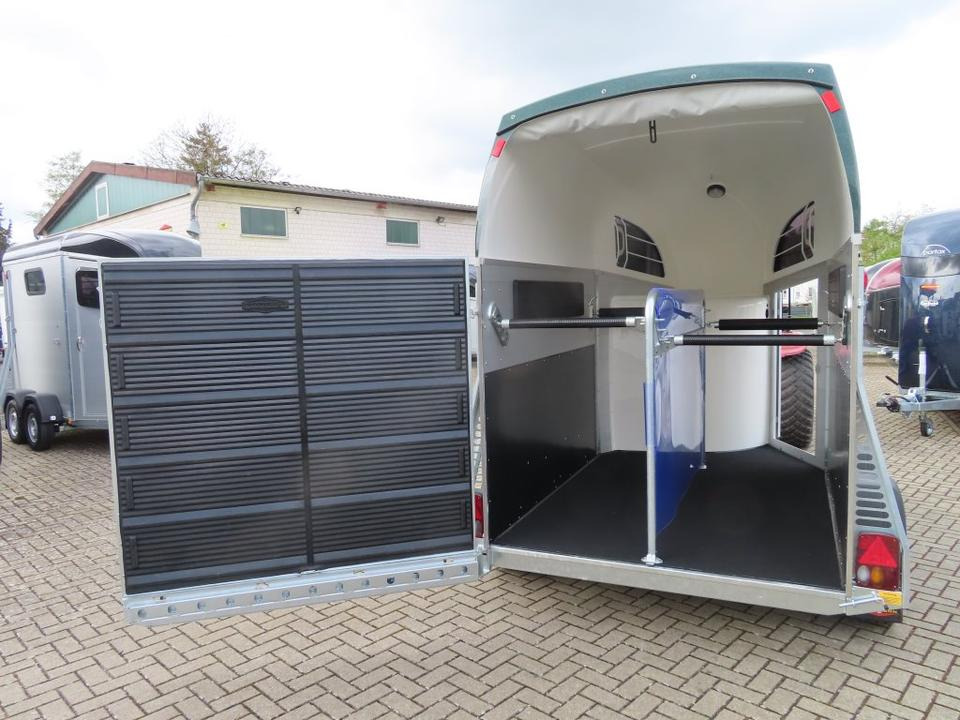 Böckmann Pferdeanhänger Champion R Flügeltür Saka. 100km/h - Prikolica za konje: slika 1 Böckmann Pferdeanhänger Champion R Flügeltür Saka. 100km/h - Prikolica za konje: slika 1