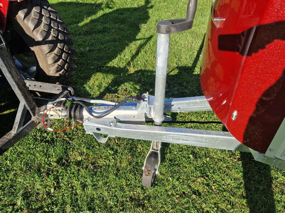 Böckmann Pferdeanhänger Champion R, SaKa., 100 km/h - Prikolica za konje: slika 5 Böckmann Pferdeanhänger Champion R, SaKa., 100 km/h - Prikolica za konje: slika 5