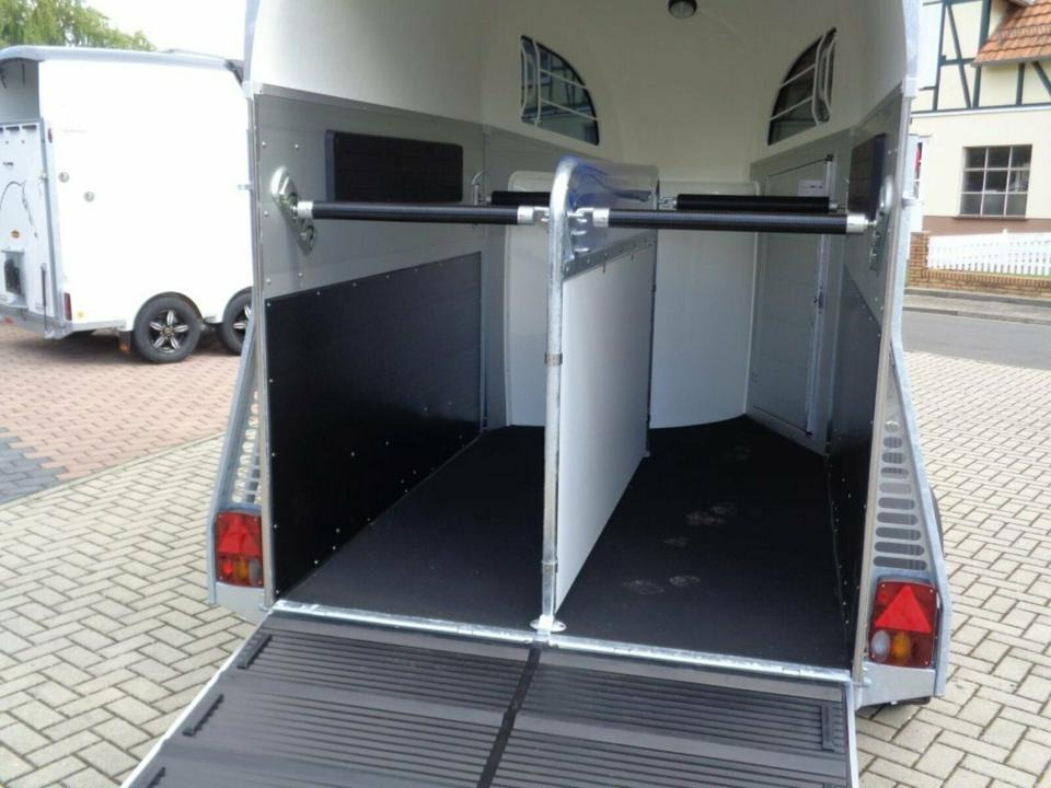 Böckmann Pferdeanhänger Champion R Sattelkammer Aluboden - Prikolica za konje: slika 4 Böckmann Pferdeanhänger Champion R Sattelkammer Aluboden - Prikolica za konje: slika 4