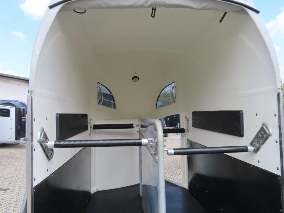 Böckmann Pferdeanhänger, Comfort, Alub. Sattelk. 100 km/h, top - Prikolica za konje: slika 5 Böckmann Pferdeanhänger, Comfort, Alub. Sattelk. 100 km/h, top - Prikolica za konje: slika 5