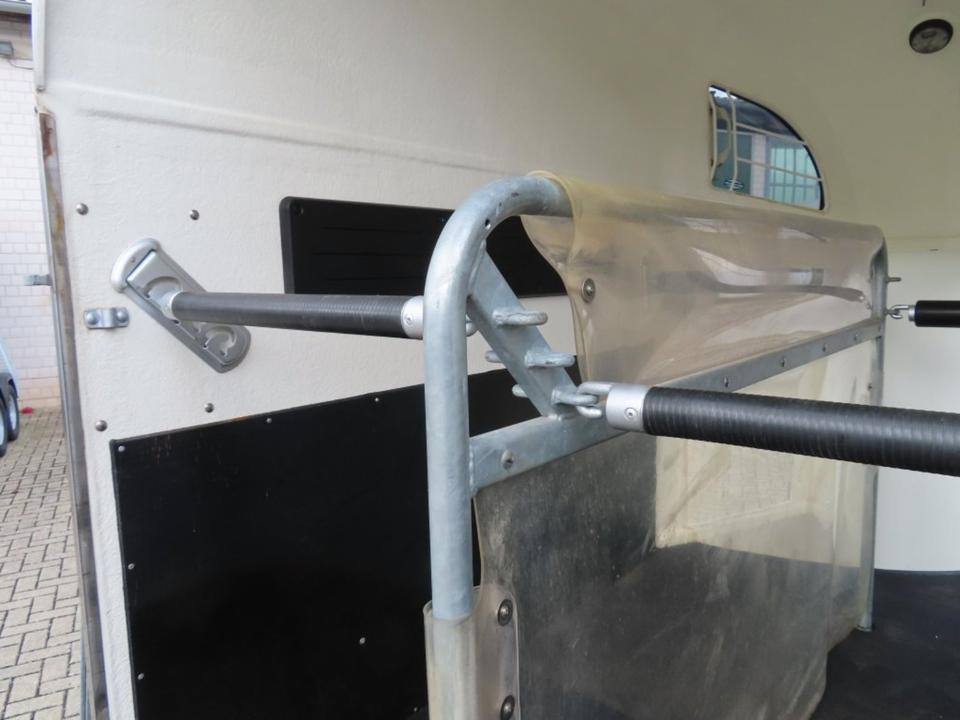 Böckmann Pferdeanhänger, Comfort, Alub. Sattelk. 100 km/h, top - Prikolica za konje: slika 4 Böckmann Pferdeanhänger, Comfort, Alub. Sattelk. 100 km/h, top - Prikolica za konje: slika 4