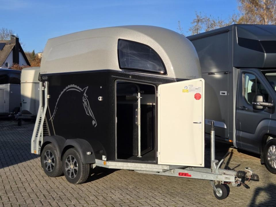 Böckmann Pferdeanhänger, Comfort, Alub. Sattelk. 100 km/h, top - Prikolica za konje: slika 2 Böckmann Pferdeanhänger, Comfort, Alub. Sattelk. 100 km/h, top - Prikolica za konje: slika 2