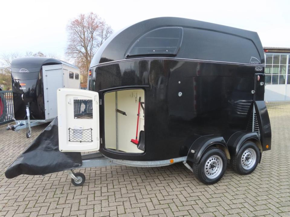 Pferdeanhänger Böckmann Master, Aluboden Sattelkammer 100 Km/h - Prikolica za konje: slika 1 Pferdeanhänger Böckmann Master, Aluboden Sattelkammer 100 Km/h - Prikolica za konje: slika 1