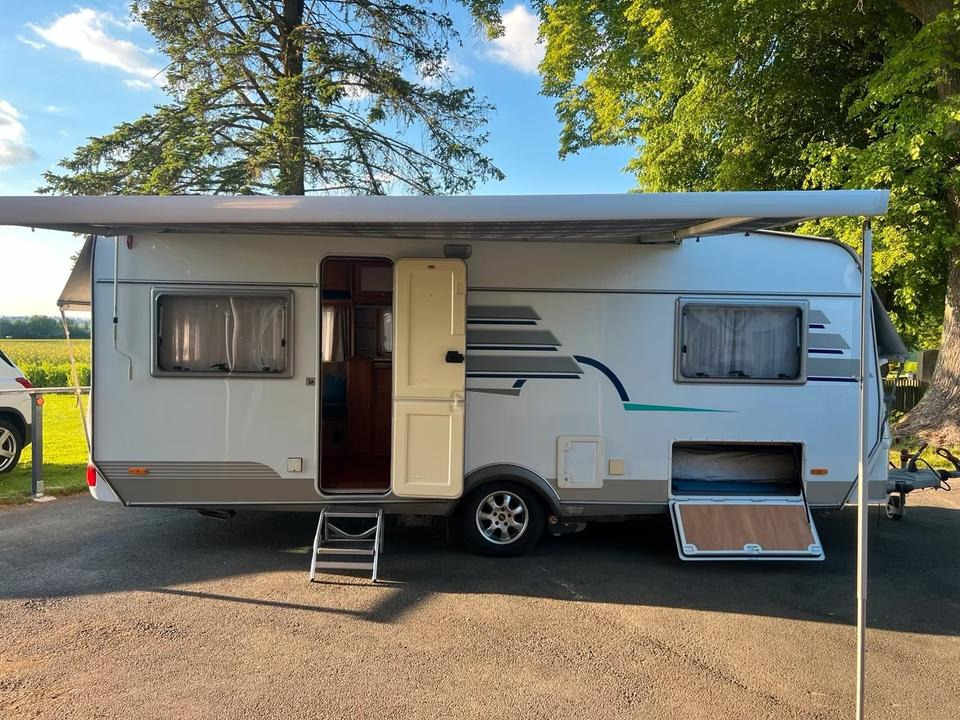 Wohnwagen Hymer Top Ausstattung Mover Vohrzelt 4x Schlafplätze WC - Počitniška prikolica: slika 1 Wohnwagen Hymer Top Ausstattung Mover Vohrzelt 4x Schlafplätze WC - Počitniška prikolica: slika 1