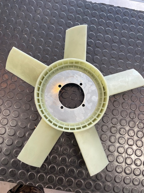 Deutz BF4M1013E/BF6M1013E 0420 3375 - Ventilator za Gradbeni stroj: slika 1 Deutz BF4M1013E/BF6M1013E 0420 3375 - Ventilator za Gradbeni stroj: slika 1
