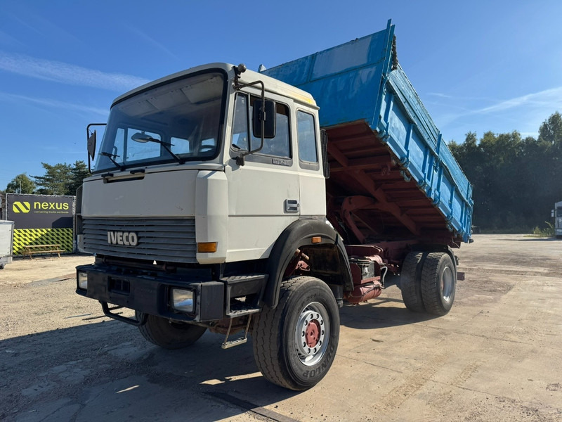 Iveco Magirus 170 - 25 (4X4 / GRAND PONT / LAMES / POMPE MANUELLE) - Tovornjak prekucnik: slika 1 Iveco Magirus 170 - 25 (4X4 / GRAND PONT / LAMES / POMPE MANUELLE) - Tovornjak prekucnik: slika 1