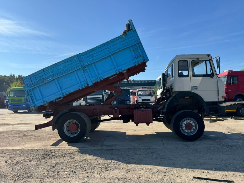 Iveco Magirus 170 - 25 (4X4 / GRAND PONT / LAMES / POMPE MANUELLE) - Tovornjak prekucnik: slika 4 Iveco Magirus 170 - 25 (4X4 / GRAND PONT / LAMES / POMPE MANUELLE) - Tovornjak prekucnik: slika 4