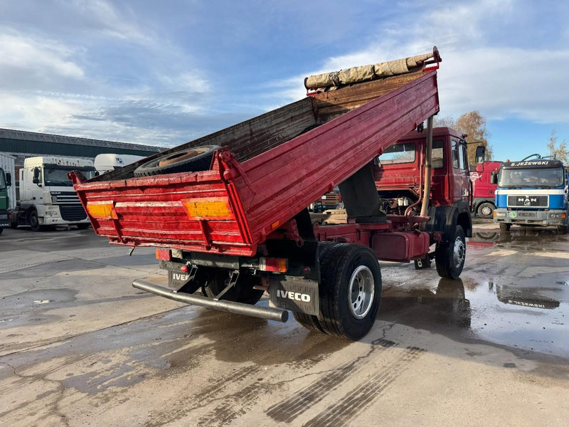 Iveco Magirus 180 - 25 (GRAND PONT / SUSPENSION LAMES / V8 MOTEUR AVEC POMPE MANUELLE / BOITE MANUELLE) - Tovornjak prekucnik: slika 5 Iveco Magirus 180 - 25 (GRAND PONT / SUSPENSION LAMES / V8 MOTEUR AVEC POMPE MANUELLE / BOITE MANUELLE) - Tovornjak prekucnik: slika 5