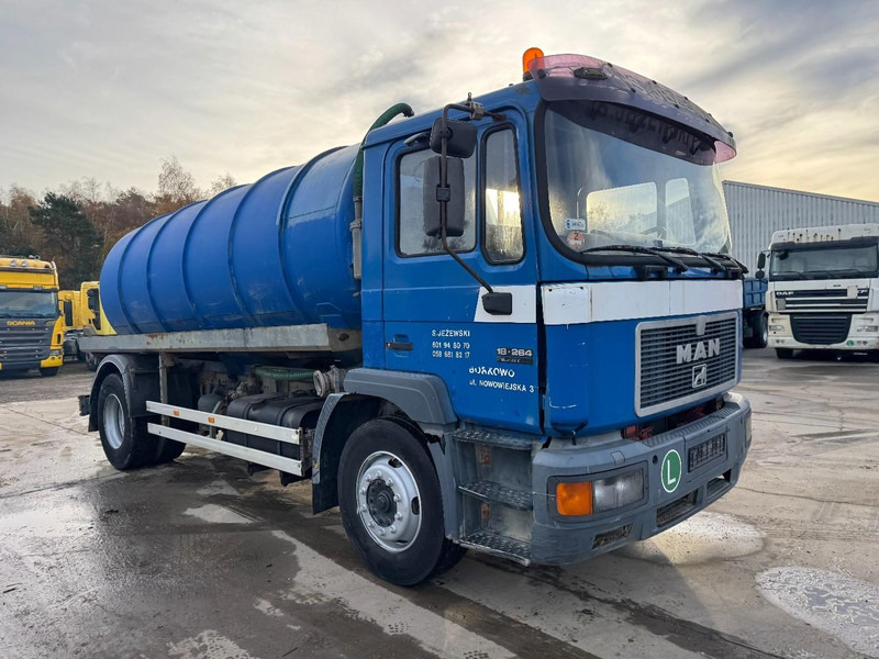 MAN 18.264 (12000 L / 6 CYLINDER / EURO 2 / MANUAL GEARBOX / BOITE MANUELLE) - Vakuumski tovornjak: slika 3 MAN 18.264 (12000 L / 6 CYLINDER / EURO 2 / MANUAL GEARBOX / BOITE MANUELLE) - Vakuumski tovornjak: slika 3