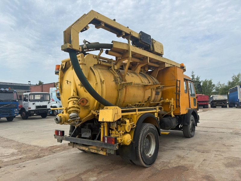 Mercedes-Benz SK 1617 (GRAND PONT / LAMES / 10.000L / 6 CYLINDRE / POMPE MANUELLE) - Vakuumski tovornjak: slika 5 Mercedes-Benz SK 1617 (GRAND PONT / LAMES / 10.000L / 6 CYLINDRE / POMPE MANUELLE) - Vakuumski tovornjak: slika 5