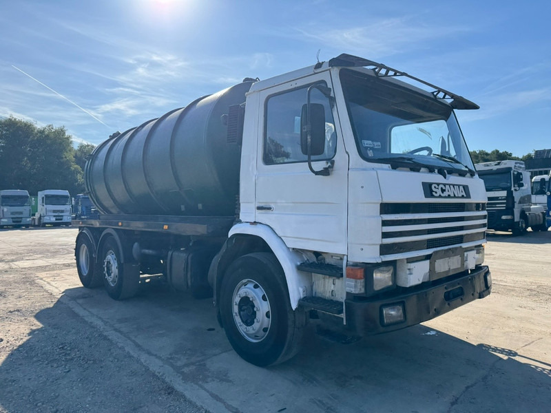 Scania 93 - 280 (14.000L / MANUAL PUMP & GEARBOX / 6X2) - Vakuumski tovornjak: slika 3 Scania 93 - 280 (14.000L / MANUAL PUMP & GEARBOX / 6X2) - Vakuumski tovornjak: slika 3
