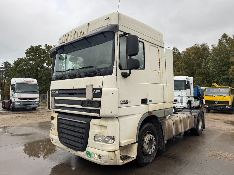 DAF 105 XF 460 Space Cab (MANUAL GEARBOX / BOITE MANUELLE) - Vlačilec: slika 1 DAF 105 XF 460 Space Cab (MANUAL GEARBOX / BOITE MANUELLE) - Vlačilec: slika 1