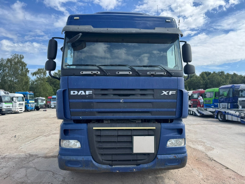 DAF 105 XF 460 Space Cab (MANUAL GEARBOX / BOITE MANUELLE) - Vlačilec: slika 2 DAF 105 XF 460 Space Cab (MANUAL GEARBOX / BOITE MANUELLE) - Vlačilec: slika 2