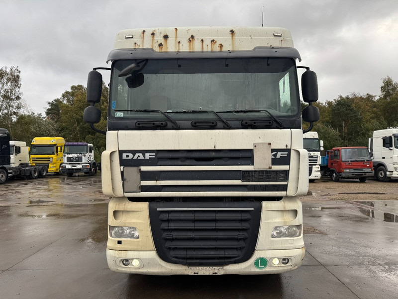 DAF 105 XF 460 Space Cab (MANUAL GEARBOX / BOITE MANUELLE) - Vlačilec: slika 2 DAF 105 XF 460 Space Cab (MANUAL GEARBOX / BOITE MANUELLE) - Vlačilec: slika 2