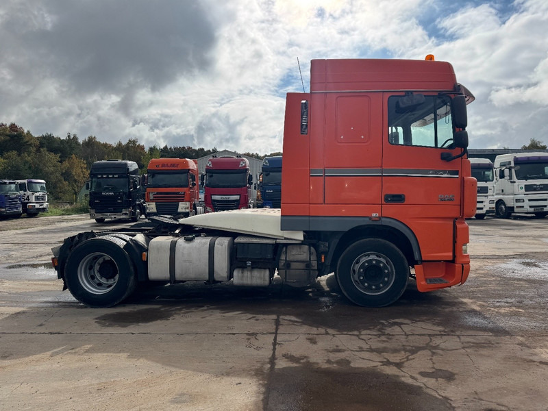 DAF 105 XF 460 Space Cab (MANUAL GEARBOX / BOITE MANUELLE) - Vlačilec: slika 4 DAF 105 XF 460 Space Cab (MANUAL GEARBOX / BOITE MANUELLE) - Vlačilec: slika 4