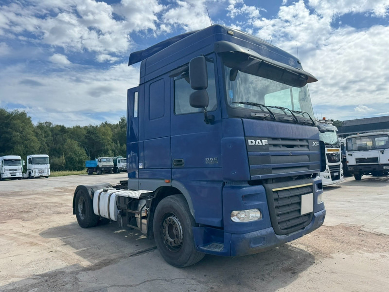 DAF 105 XF 460 Space Cab (MANUAL GEARBOX / BOITE MANUELLE) - Vlačilec: slika 3 DAF 105 XF 460 Space Cab (MANUAL GEARBOX / BOITE MANUELLE) - Vlačilec: slika 3