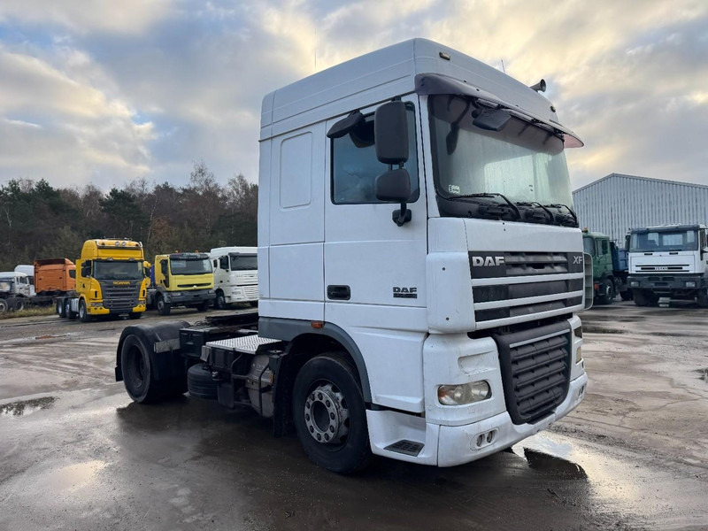 DAF 105 XF 460 Space Cab (MANUAL GEARBOX / BOITE MANUELLE / PERFECT CONDITION) - Vlačilec: slika 3 DAF 105 XF 460 Space Cab (MANUAL GEARBOX / BOITE MANUELLE / PERFECT CONDITION) - Vlačilec: slika 3