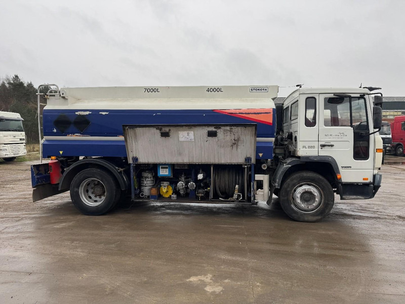 Volvo FL 6 - 220 (11000 L / 2 COMPARTMENTS / 18 TON / MANUAL GEARBOX / PERFECT) - Tovornjak cisterna: slika 4 Volvo FL 6 - 220 (11000 L / 2 COMPARTMENTS / 18 TON / MANUAL GEARBOX / PERFECT) - Tovornjak cisterna: slika 4