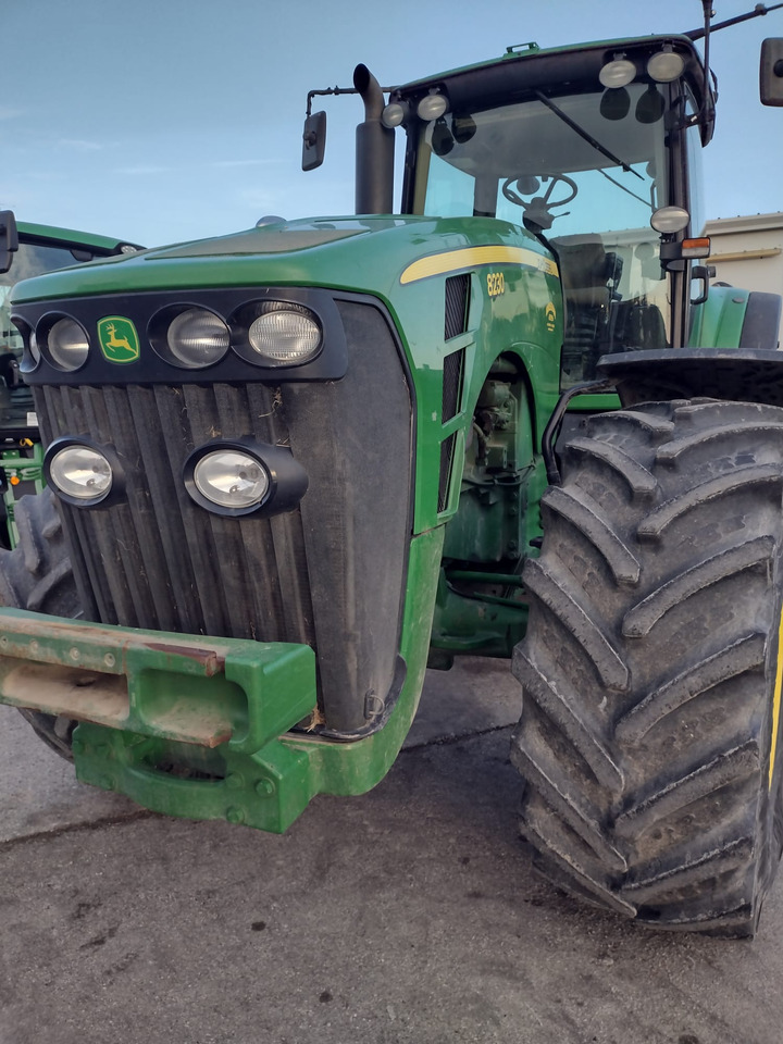 JOHN DEERE 8230 - Traktor: slika 3 JOHN DEERE 8230 - Traktor: slika 3
