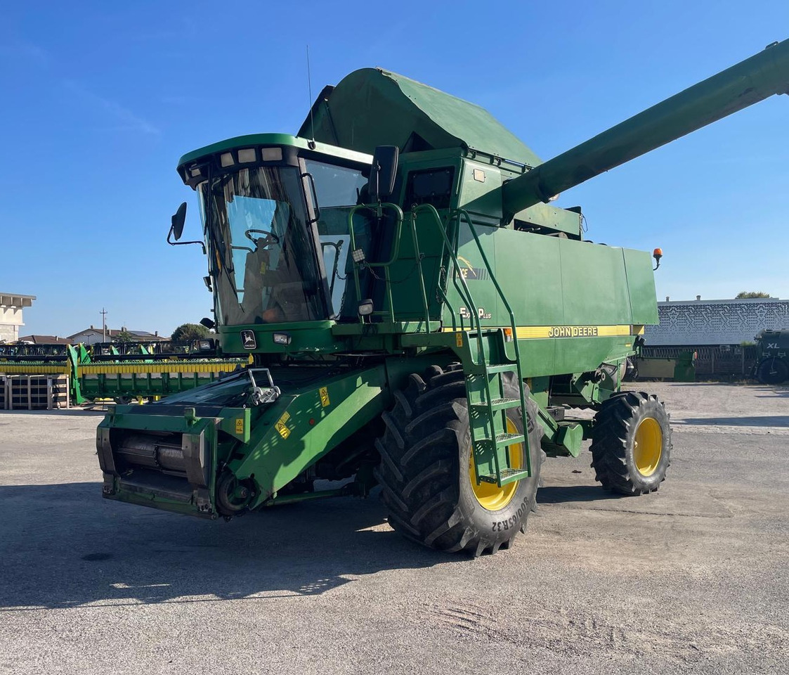 JOHN DEERE MIETITREBBIA CTS - Kombajn harvester: slika 2 JOHN DEERE MIETITREBBIA CTS - Kombajn harvester: slika 2