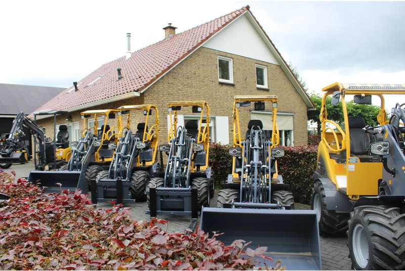 Eurotrac w11 M OOK W12S OP VOORRAAD - Kompaktni nakladalnik na gosenicah: slika 3 Eurotrac w11 M OOK W12S OP VOORRAAD - Kompaktni nakladalnik na gosenicah: slika 3