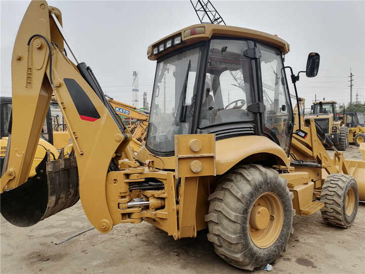 4x4 Backhoe Loaders CAT 420F Used Backhoe for Sale /Used CATERPILLAR 420F Backhoe Front End Loader - Buldožer: slika 4 4x4 Backhoe Loaders CAT 420F Used Backhoe for Sale /Used CATERPILLAR 420F Backhoe Front End Loader - Buldožer: slika 4