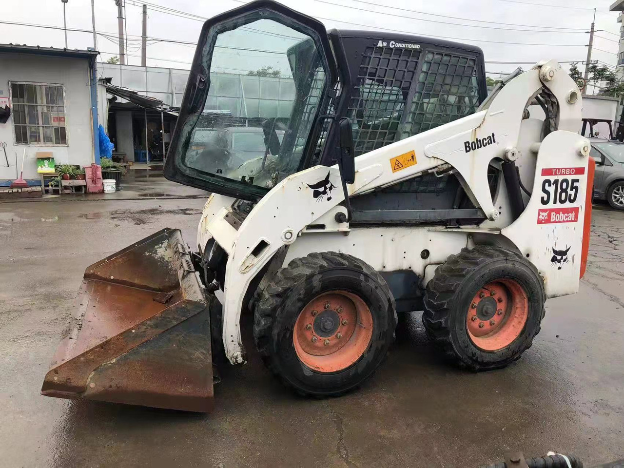 BOBCAT S185 - Mini nakladalec: slika 5 BOBCAT S185 - Mini nakladalec: slika 5