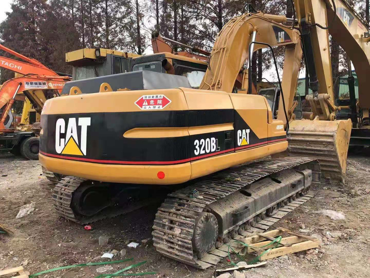 CATERPILLAR 320b - Bager goseničar: slika 4 CATERPILLAR 320b - Bager goseničar: slika 4