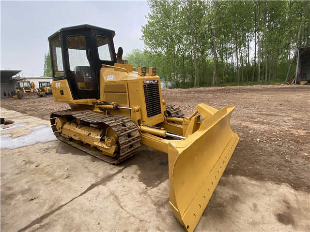 Good Condition Cat Hot Sale Bulldozer D5h D5g D5k D5m D5n D6h D6k D6m D7h D7g D7m - Buldožer: slika 2 Good Condition Cat Hot Sale Bulldozer D5h D5g D5k D5m D5n D6h D6k D6m D7h D7g D7m - Buldožer: slika 2