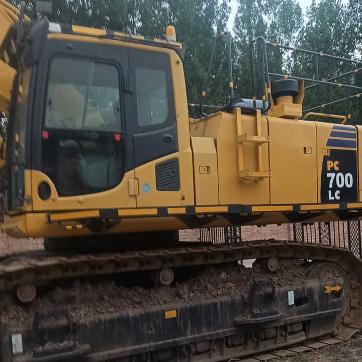Good Condition Used Komatsu700 Komastu Pc700 Excavator Machine for Cheap Price Hot Sale in China - Bager goseničar: slika 1 Good Condition Used Komatsu700 Komastu Pc700 Excavator Machine for Cheap Price Hot Sale in China - Bager goseničar: slika 1
