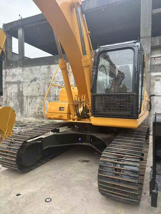LiuGong922D Excavator Hydraulic Crawler Excavator Digger Top Brand With Cheap Price China Made Second-hand Excavator for Sale - Bager: slika 2 LiuGong922D Excavator Hydraulic Crawler Excavator Digger Top Brand With Cheap Price China Made Second-hand Excavator for Sale - Bager: slika 2
