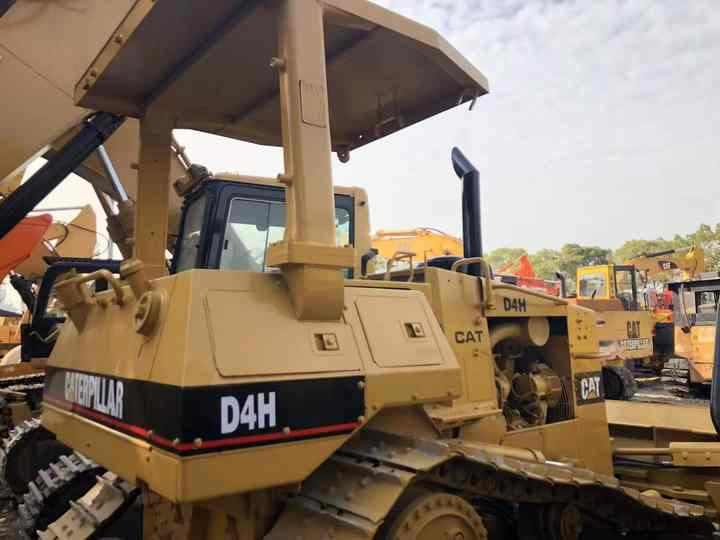 Nice Condition D4h Cat Bulldozer CAT Used Dozer for Sale - Buldožer: slika 4 Nice Condition D4h Cat Bulldozer CAT Used Dozer for Sale - Buldožer: slika 4