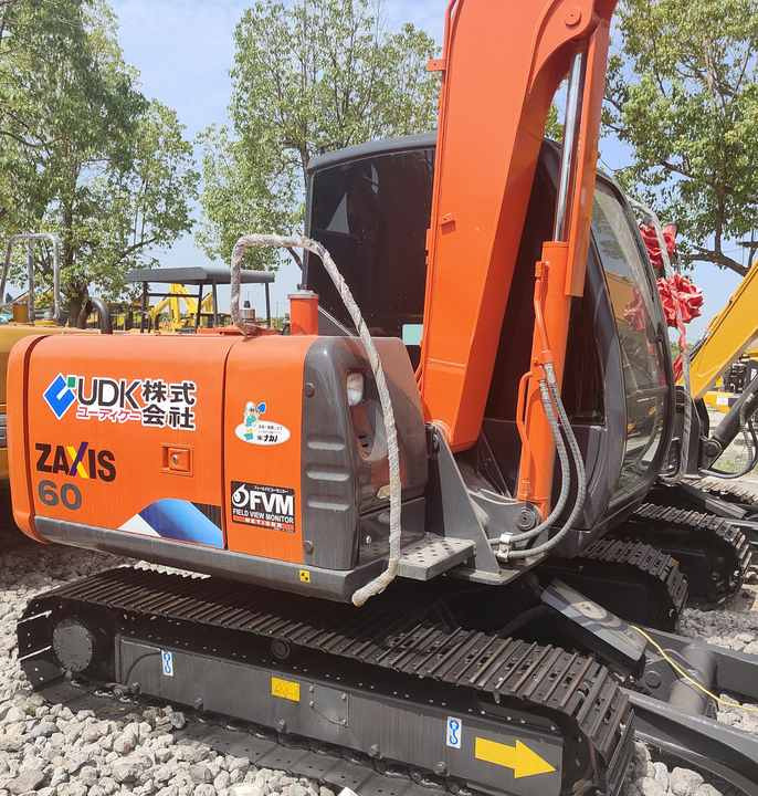 Original Japan Hitachi ZX60 Excavator Hitachi Excavator in Low Price for Hot Sale - Bager goseničar: slika 2 Original Japan Hitachi ZX60 Excavator Hitachi Excavator in Low Price for Hot Sale - Bager goseničar: slika 2