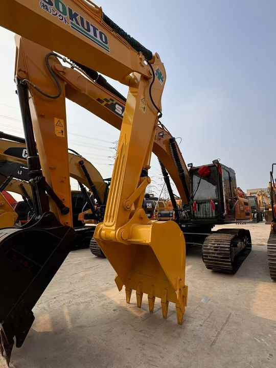 PC200-8 Low Working Hour Second Hand 20 Ton Excavator Komatsu Pc200-8 Crawler Excavator Used Komatsu Excavator PC200-8N1 - Bager: slika 3 PC200-8 Low Working Hour Second Hand 20 Ton Excavator Komatsu Pc200-8 Crawler Excavator Used Komatsu Excavator PC200-8N1 - Bager: slika 3