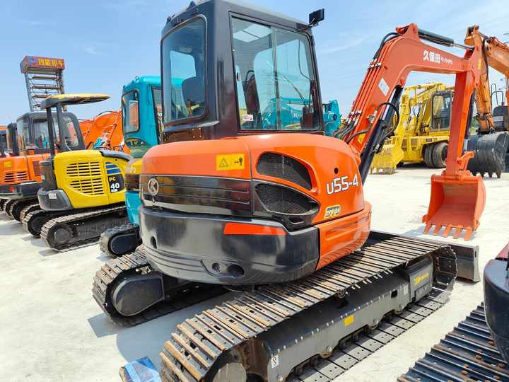 Perfect Condition Kubota U55-4 Japan Brand Mini Excavator with Pusher for Sale 90% Brand New Mini Kubota U25 35 55 5tons - Bager: slika 2 Perfect Condition Kubota U55-4 Japan Brand Mini Excavator with Pusher for Sale 90% Brand New Mini Kubota U25 35 55 5tons - Bager: slika 2