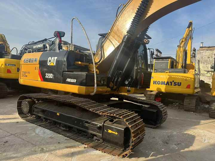 Second Hand Excavator 320D Used Low Price Caterpillar CAT 312D 315D 320D 325D in Good Condition - Bager goseničar: slika 4 Second Hand Excavator 320D Used Low Price Caterpillar CAT 312D 315D 320D 325D in Good Condition - Bager goseničar: slika 4