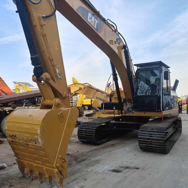 Second Hand Excavator 330D Used Low Price Caterpillar CAT 312D 315D 320D 325D in Good Condition - Bager goseničar: slika 2 Second Hand Excavator 330D Used Low Price Caterpillar CAT 312D 315D 320D 325D in Good Condition - Bager goseničar: slika 2